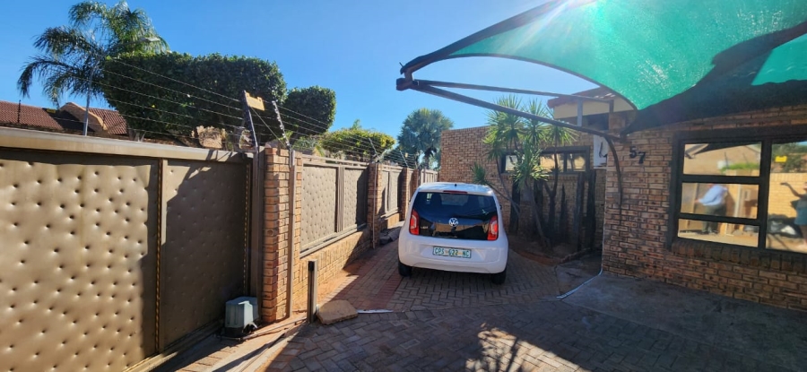 3 Bedroom Property for Sale in Hillcrest Northern Cape